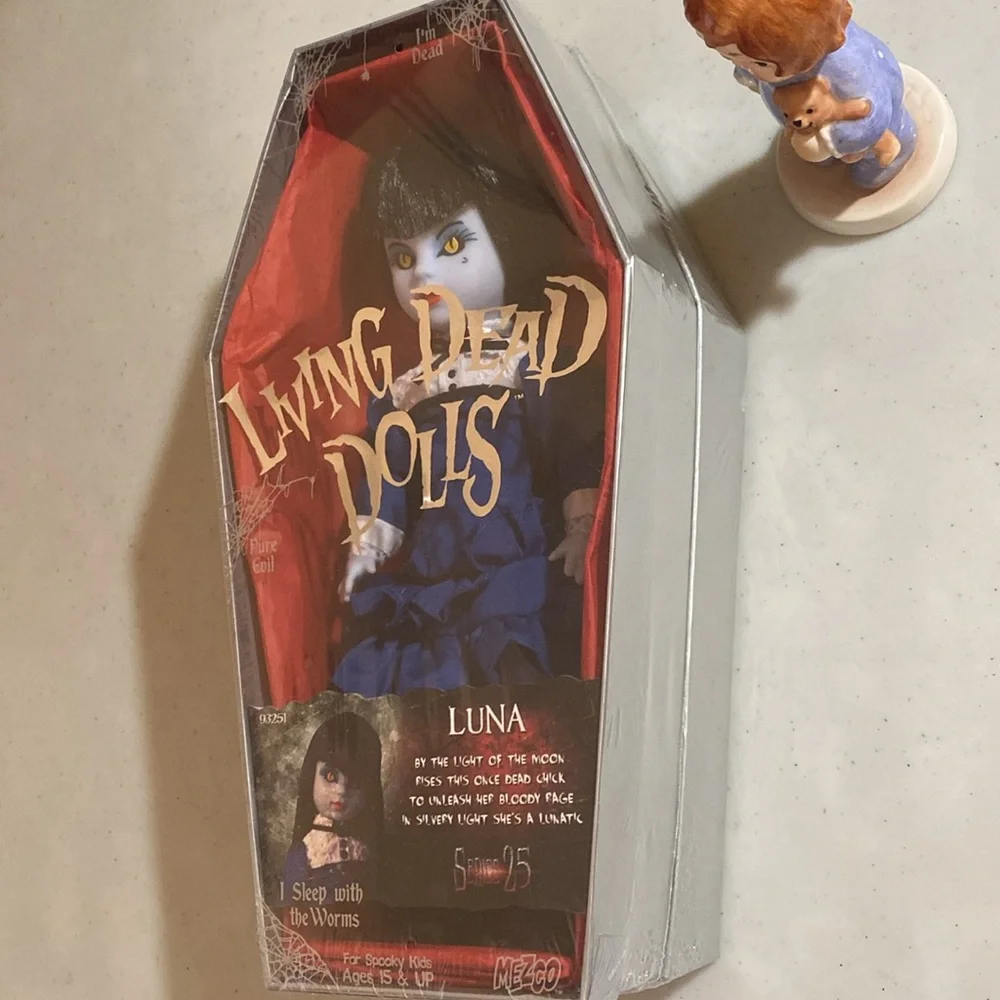 Mezco living dead